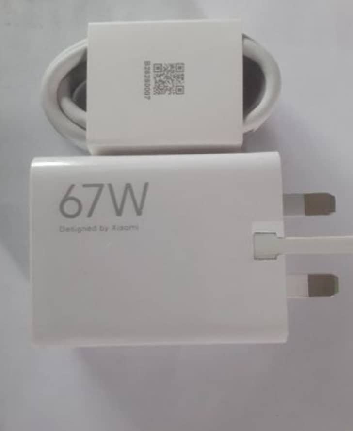 Opened box XIAOMI 67W CHARGER