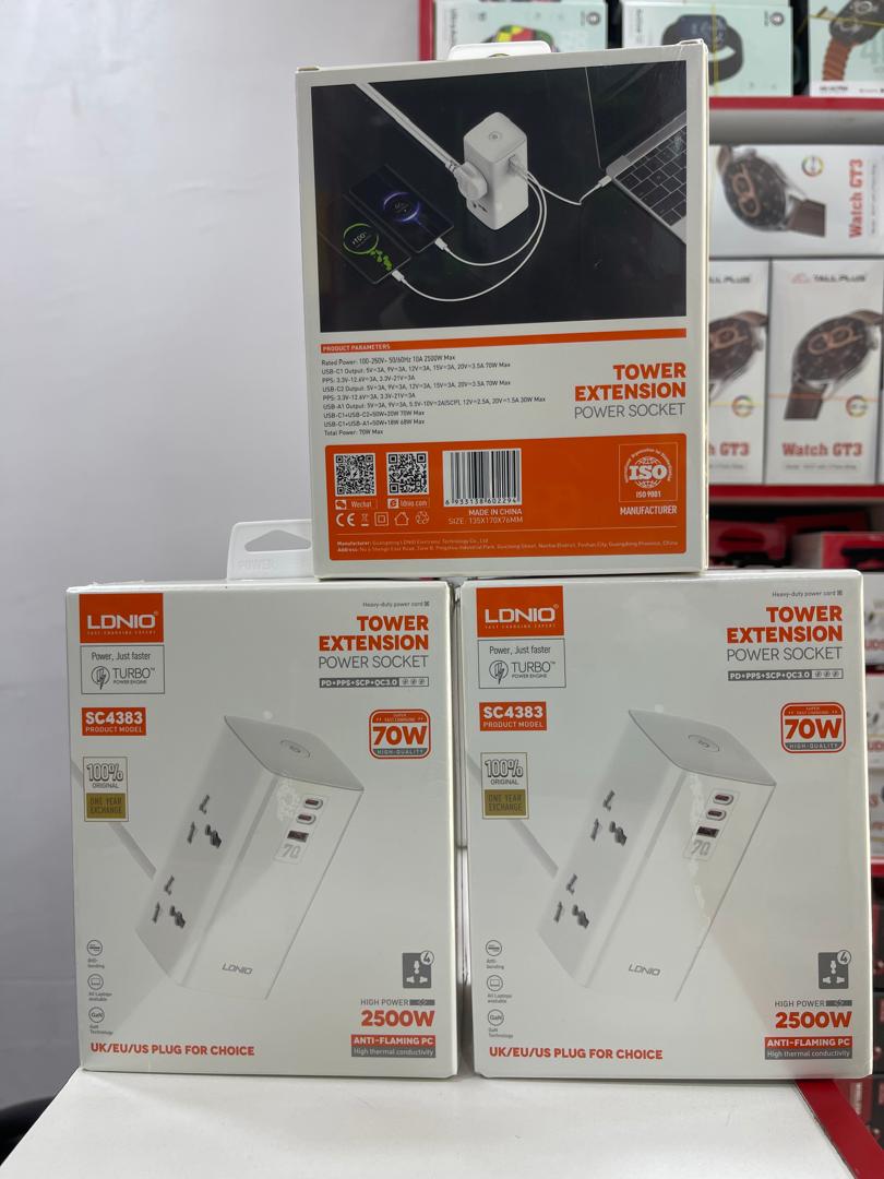 70W Multifunctional Universal Desktop Power Adapter SC4383