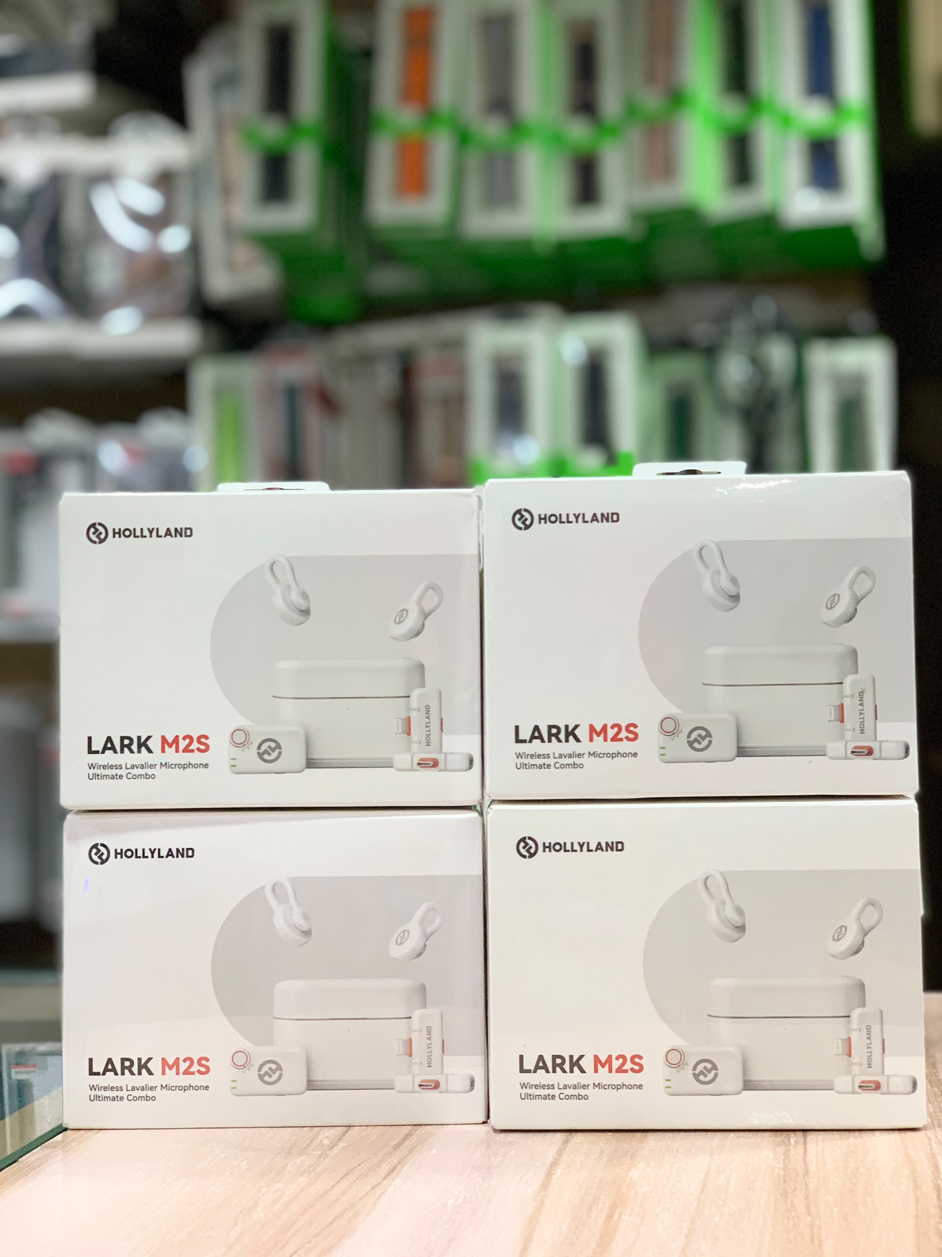 Hollyland Larkk M2S Wireless Lavalier microphone Duo Hollyland Mic for iPhone/Android/PC 300m Range, ANC Microphone 35H Use, YouTube, Vlog (2TX + 1RX + Charging Case)